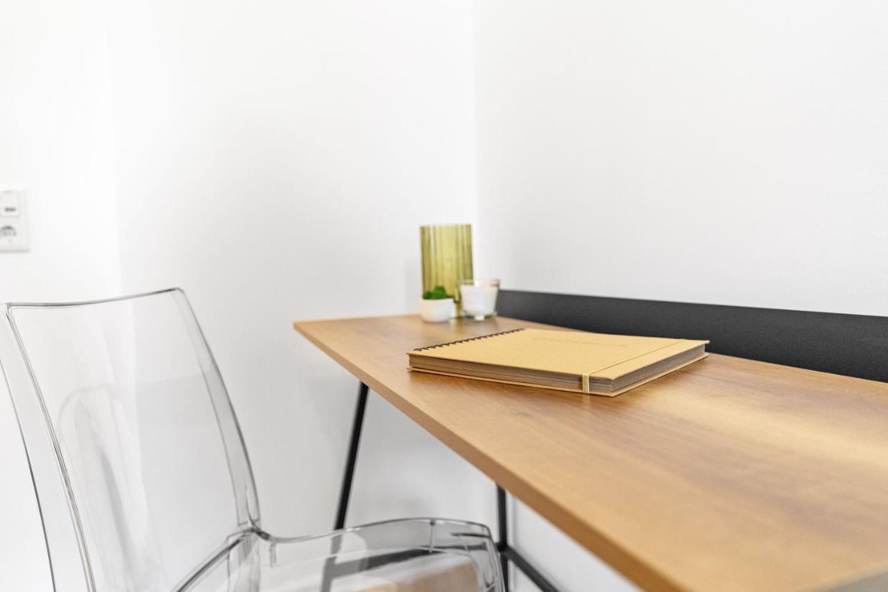 Apartments Direkt Am Staatstheater,Modern,Zentral,Ruhig,2 Zimmer,Netflix,Privatparkplatz Auf Dem Hof Κότμπους Εξωτερικό φωτογραφία